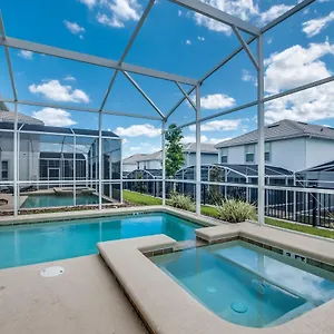 Stylish Wprivate Pool&spa, Near Holiday home