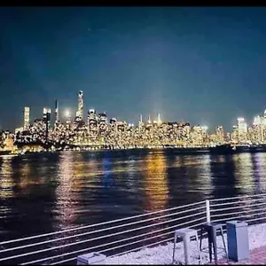 Cozy Close To New York Apartment North Bergen