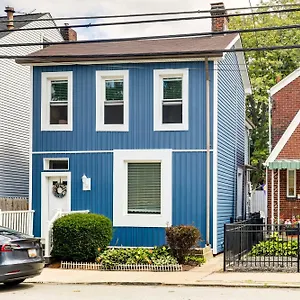 Pet-friendly - 100 Feet To Walnut Street Holiday home Pittsburgh